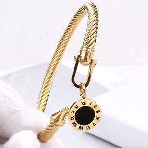 Anna - Roman Numeral Pendant Stainless Steel
Bangle 58MM